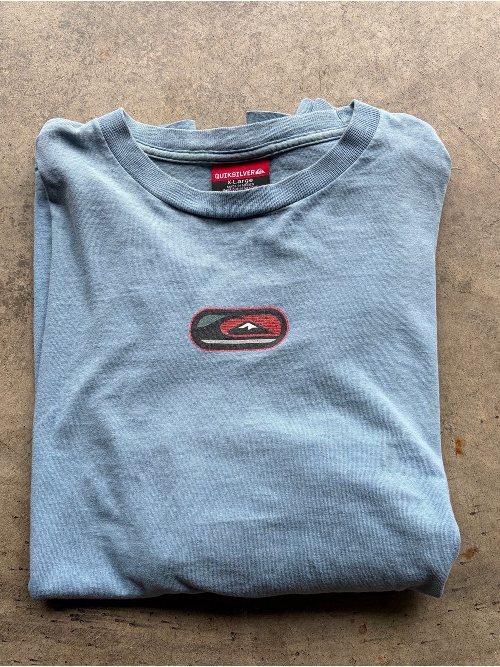 Vintage Y2K Quiksilver Men's Gray Long Sleeve Crew Neck Graphic Logo Shirt